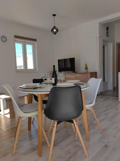 Apartment Marija, New 1Bd Apt With Free Parking スプリト エクステリア 写真