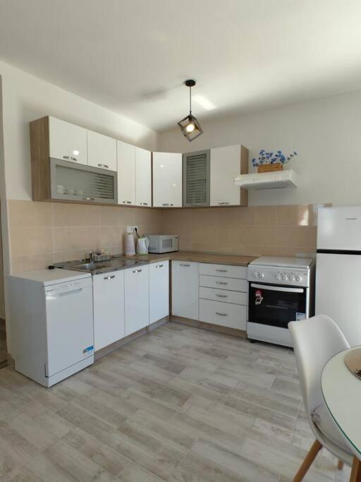 Apartment Marija, New 1Bd Apt With Free Parking スプリト エクステリア 写真