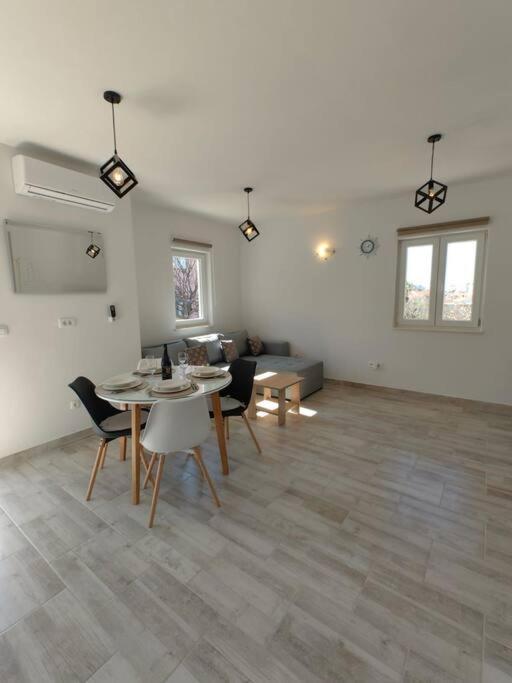 Apartment Marija, New 1Bd Apt With Free Parking スプリト エクステリア 写真